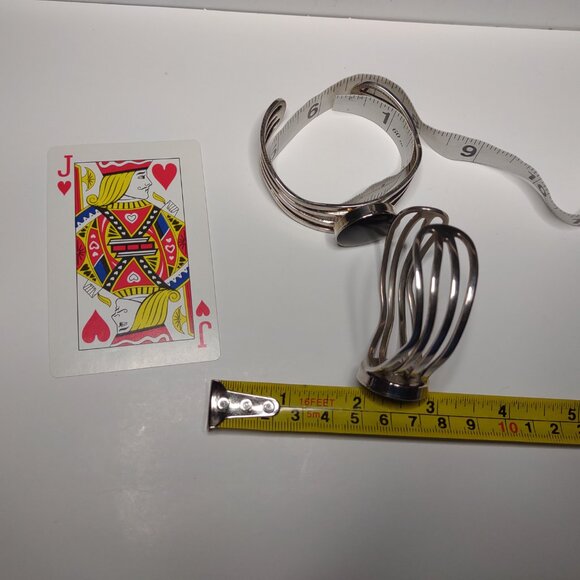 Very Cool Matching Set Of 2 Black And Silver Tone Vintage Cuff Bracelets - Picture 8 of 8